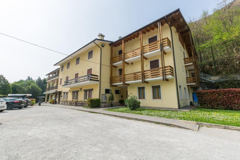 Albergo Ristorante Dalla Mena Romano D'Ezzelino Buitenkant foto