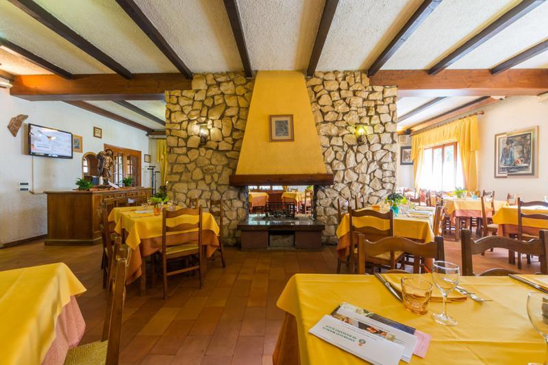 Albergo Ristorante Dalla Mena Romano D'Ezzelino Buitenkant foto